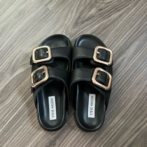 Steve Madden Cape black leather sandal